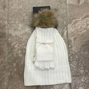 DKNY Knit‎ hat and gloves ivory